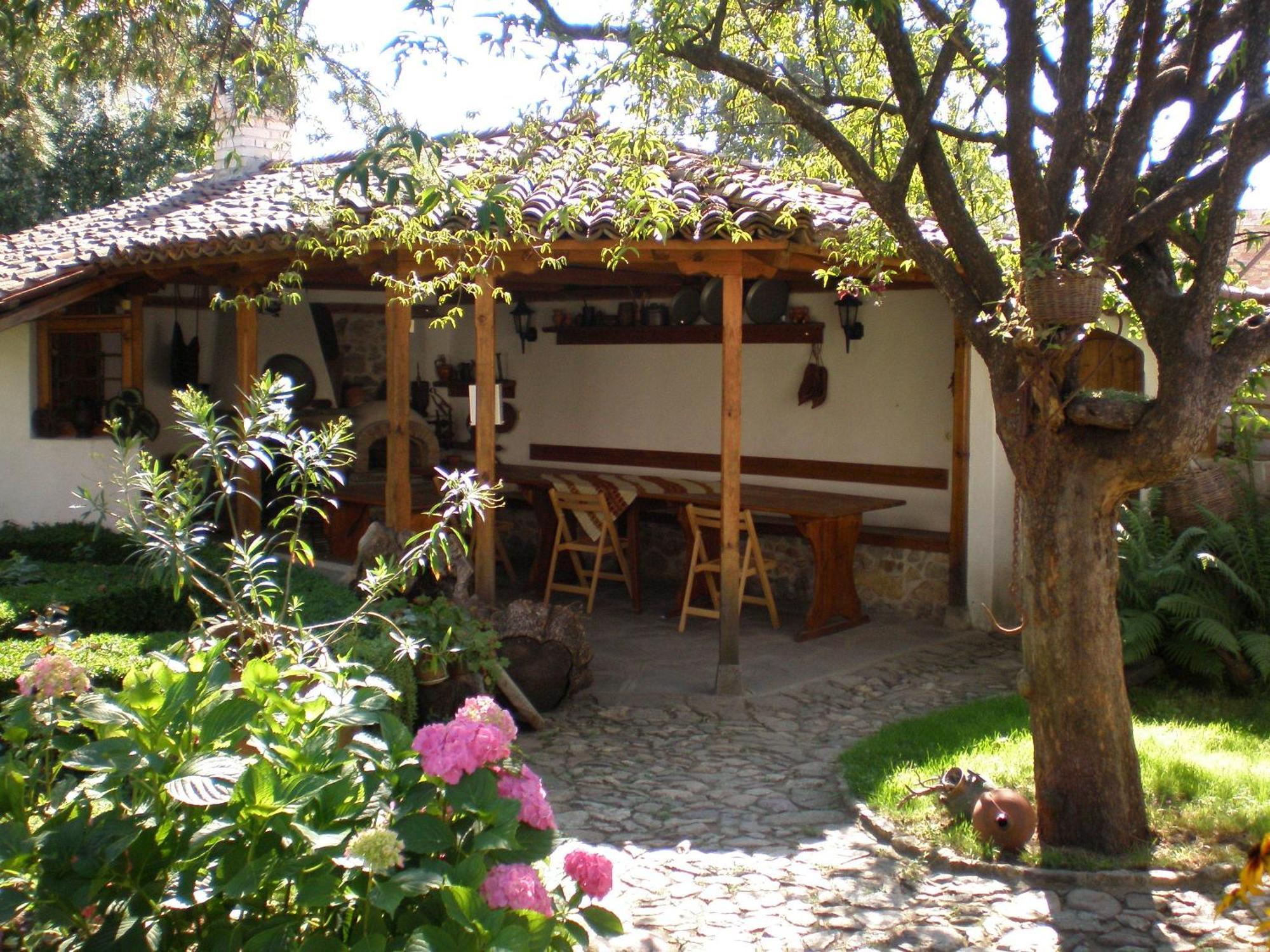 فندق Tsutsovi House كالوفر المظهر الخارجي الصورة